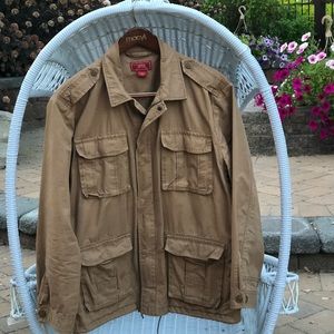 SOLD🎈IZODMen’s utility jacket excellent condition